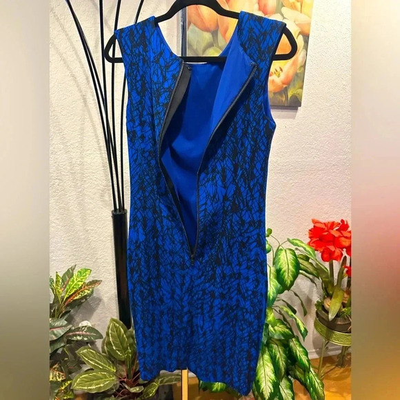 Milly Scribble-Print Midi Sheath Dress size 4 - Picture 6 of 10